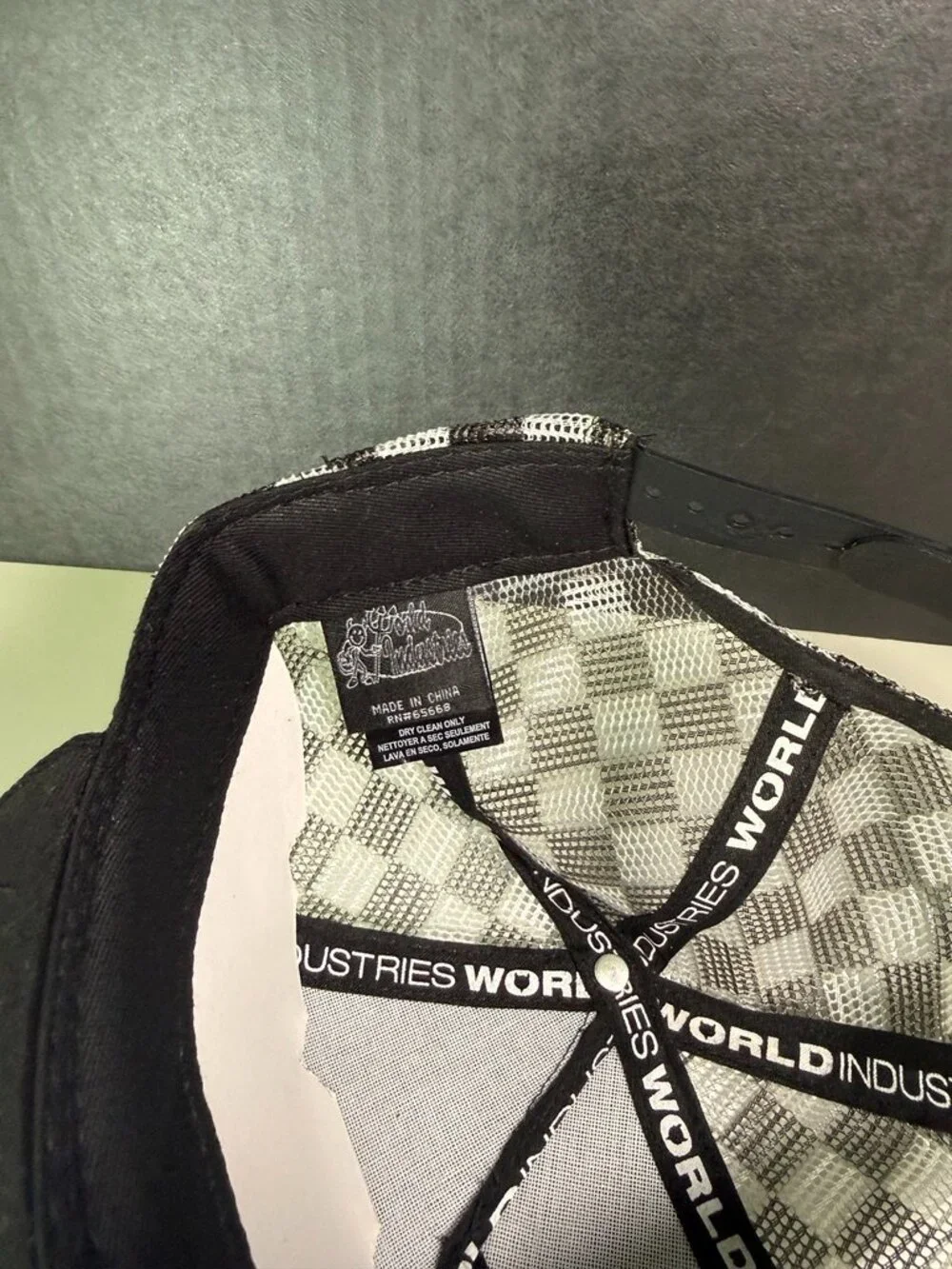 World Industries Snapback Cap Youth One Size Black